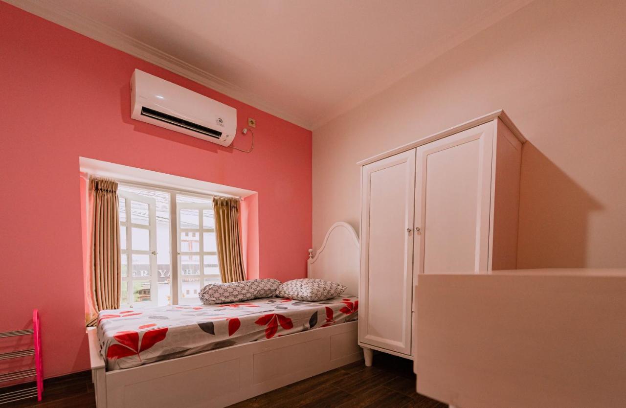 Casa De Louvre 3 Hostel Pakem Екстериор снимка